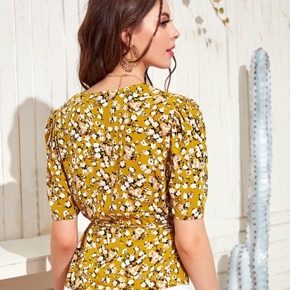 Floral Print Puff Sleeve Knot Blouse - Picture 3 of 7